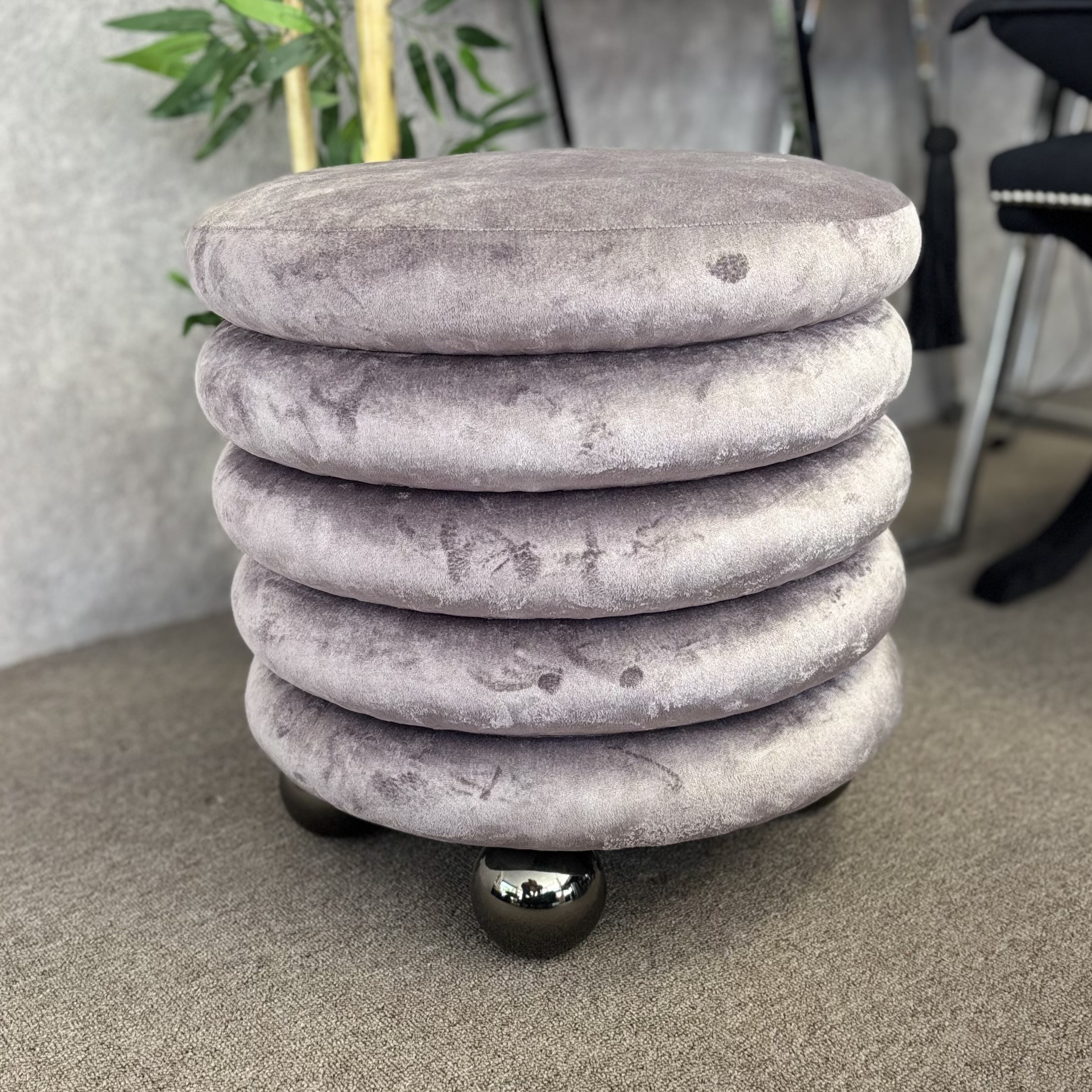 V 161 Puf - Görsel 2