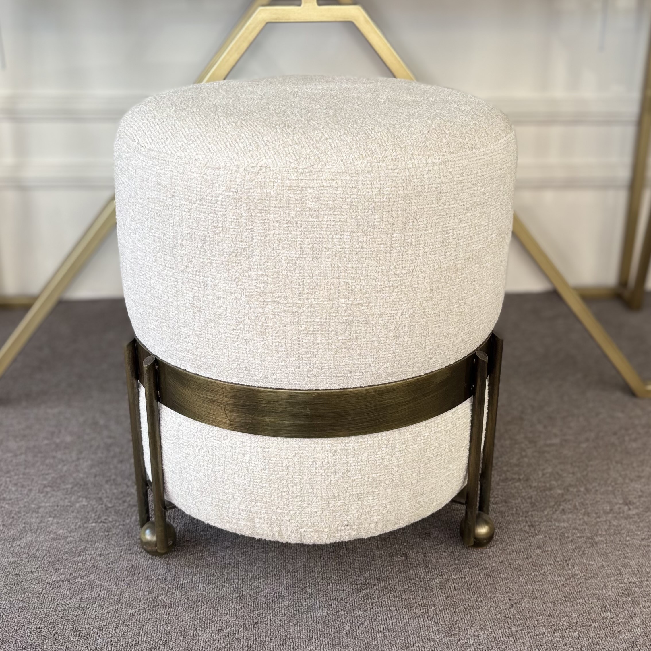 V 139 Puf - Görsel 3