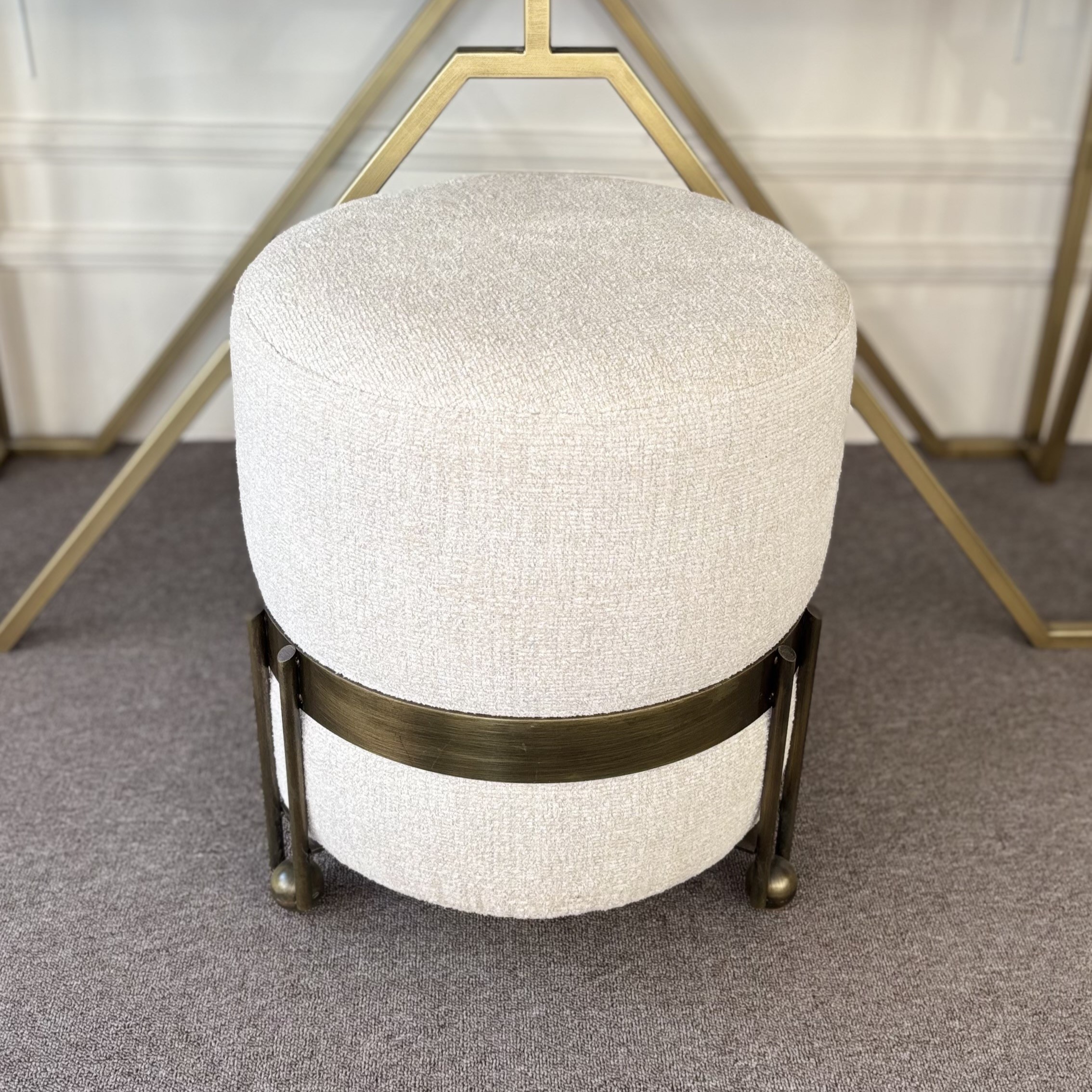 V 139 Puf - Görsel 2